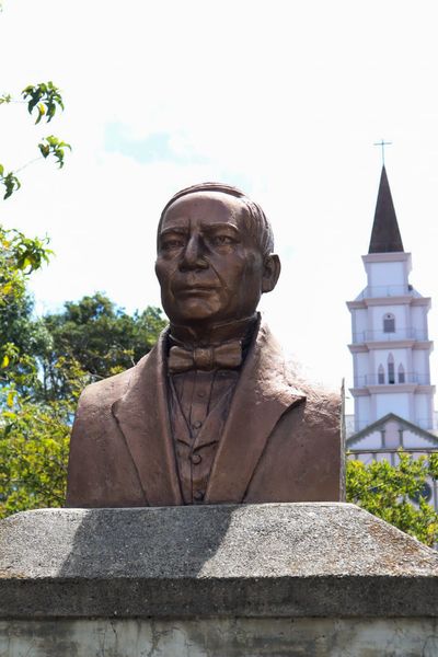 Municipalidad de Paraíso conmemoró este 21 de marzo el natalicio de Benito Juárez García